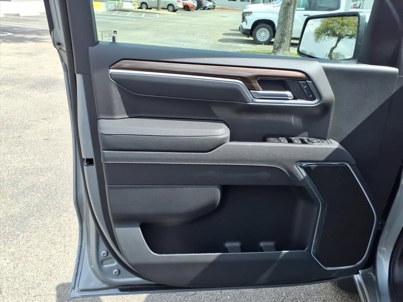 2026 Chevrolet Silverado 1500 - Image 9