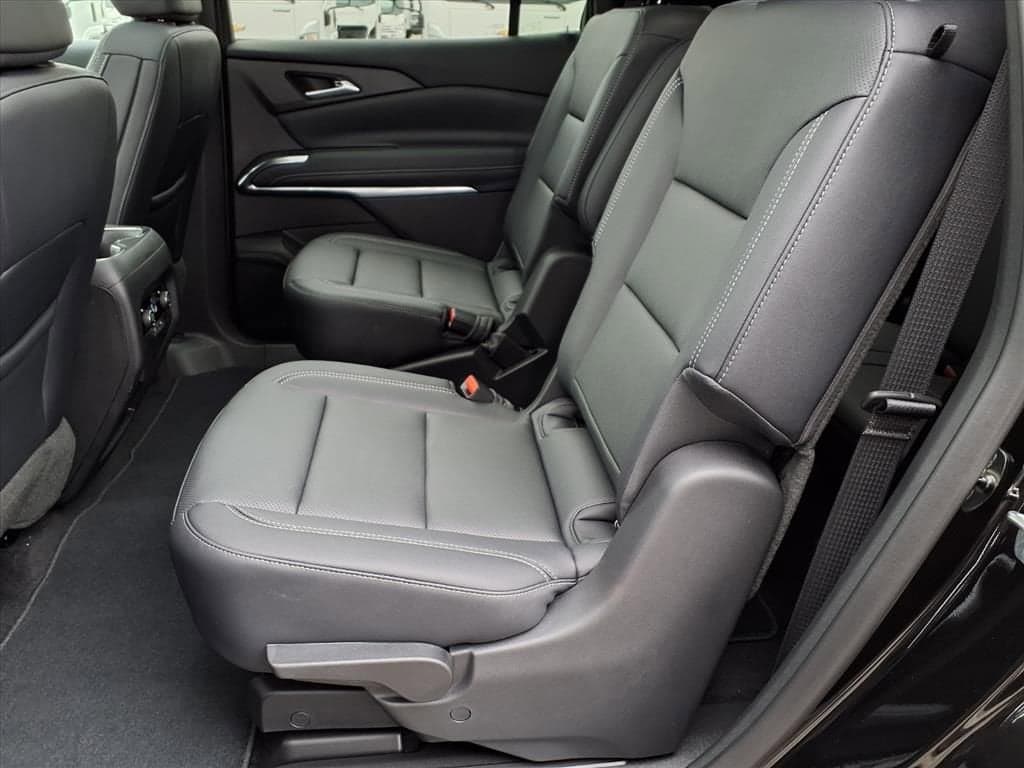 2026 Chevrolet Traverse - Image 9