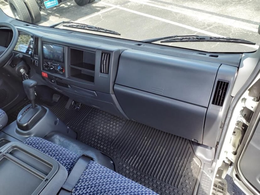 2025 Chevrolet Low Cab Forward 4500 HG - Image 21