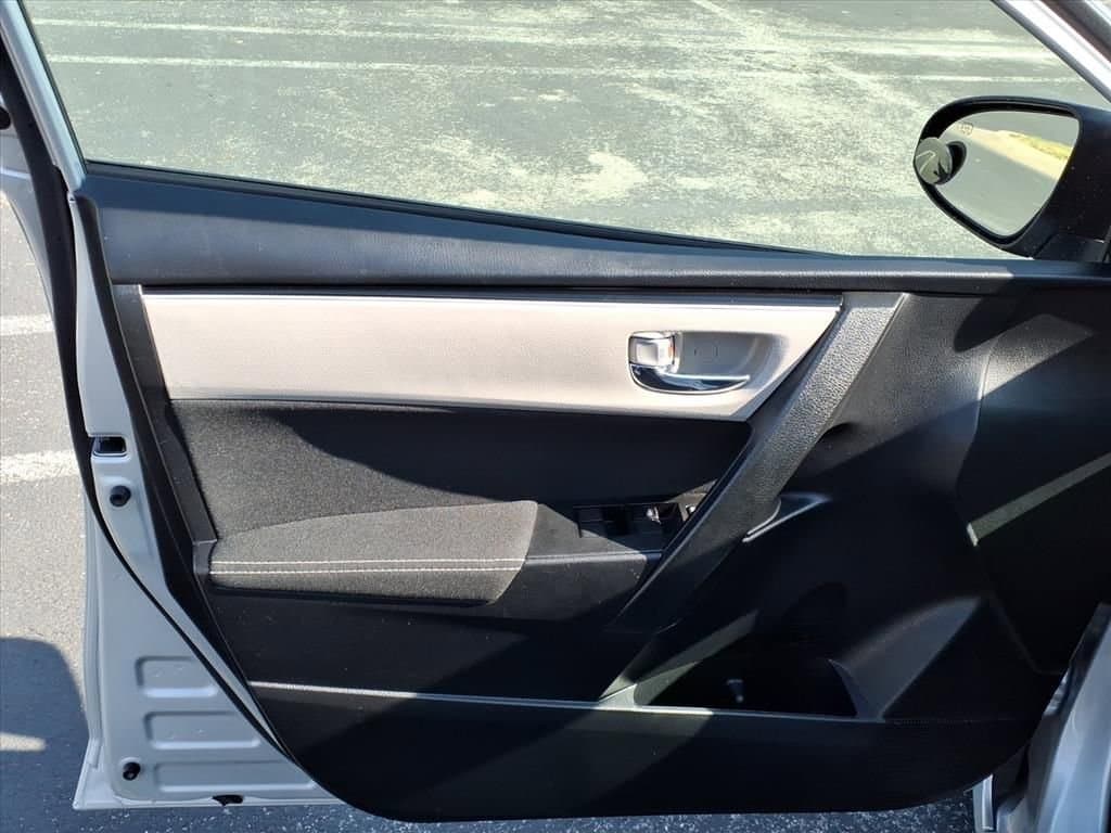 2019 Toyota Corolla - Image 12