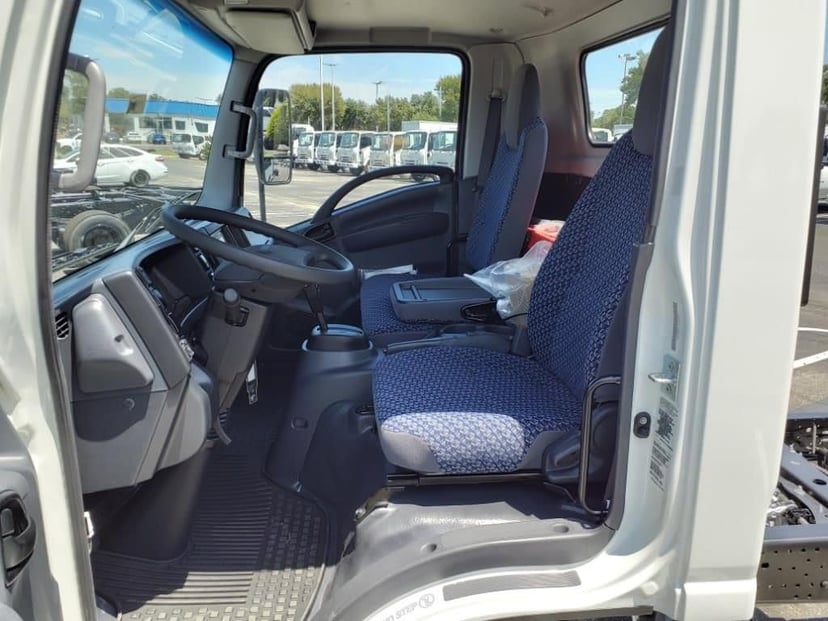 2025 Chevrolet Low Cab Forward 5500 XG - Image 7
