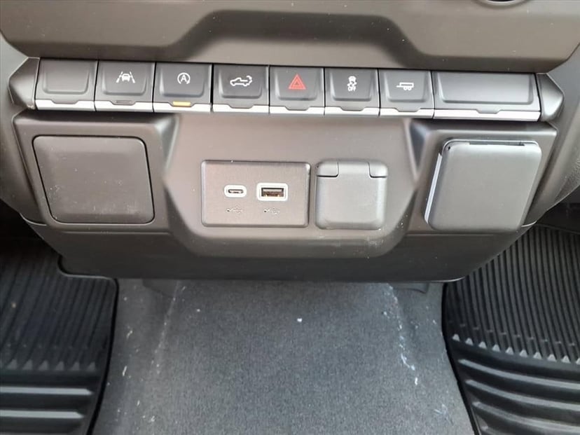 2026 Chevrolet Silverado 1500 - Image 18
