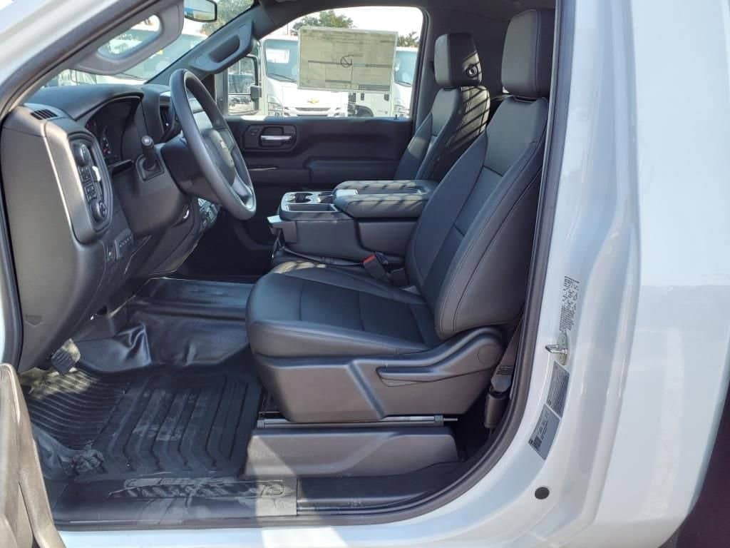 2024 Chevrolet Silverado 3500 HD Chassis Cab - Image 6