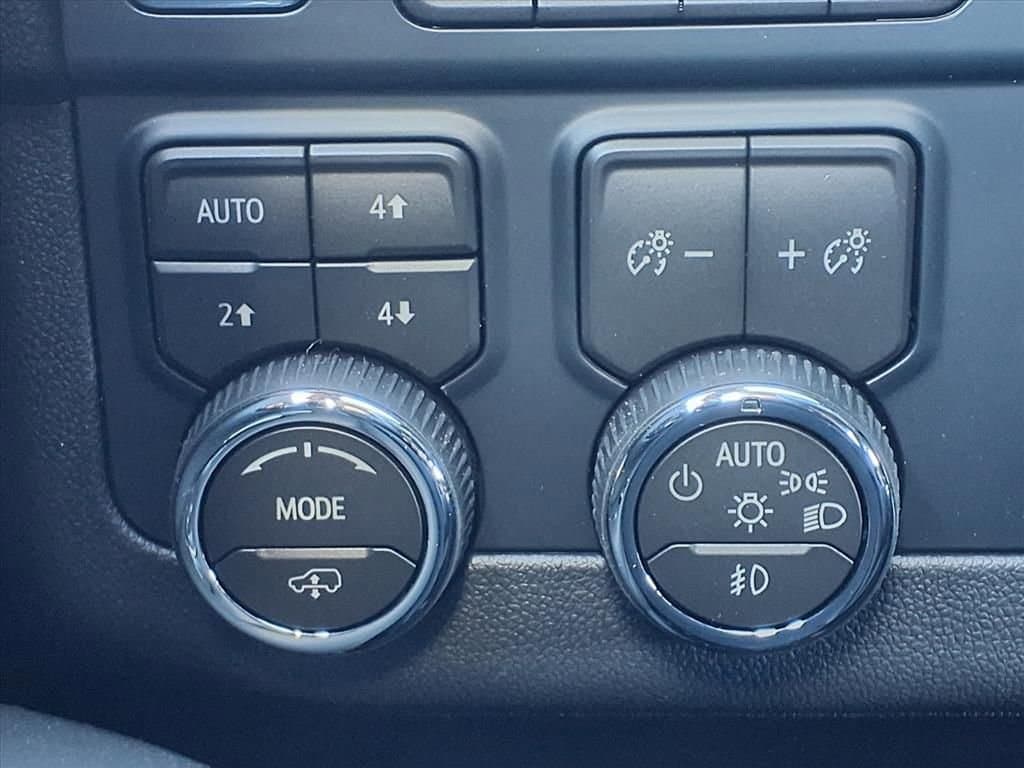 2026 Chevrolet Suburban - Image 10