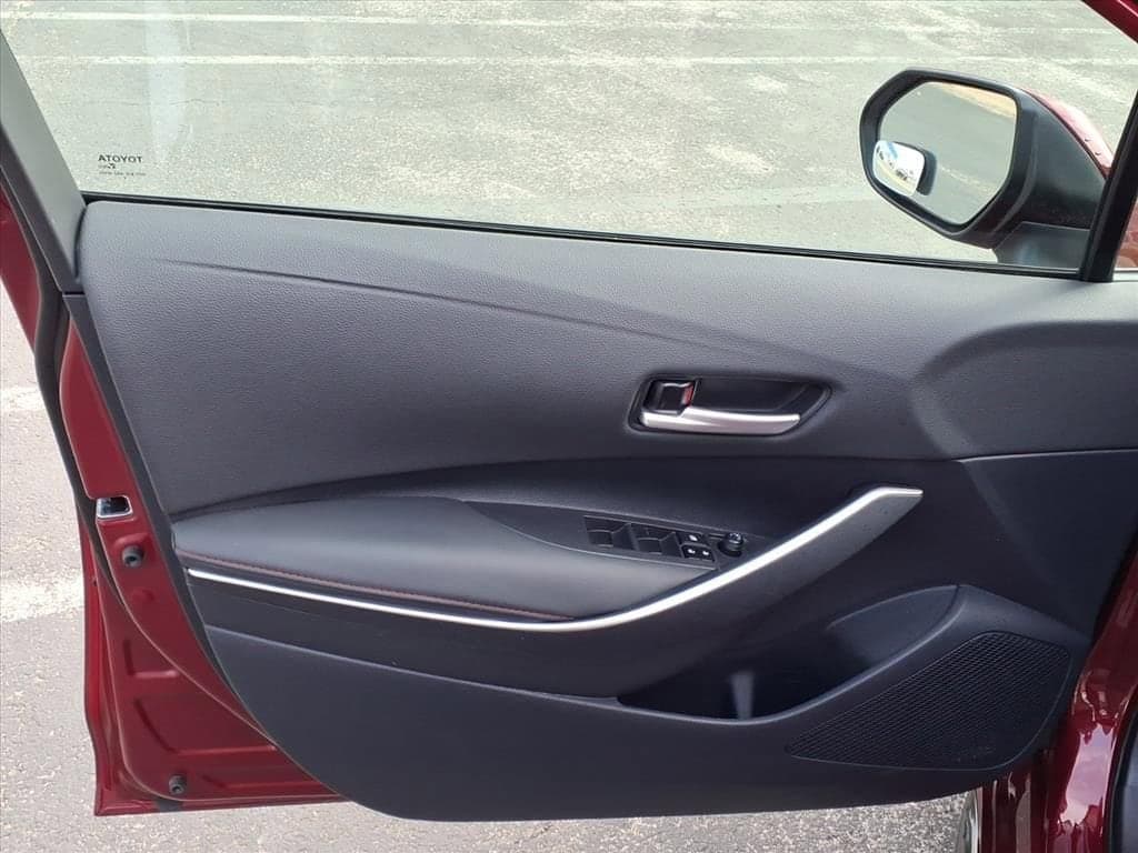 2025 Toyota Corolla - Image 12