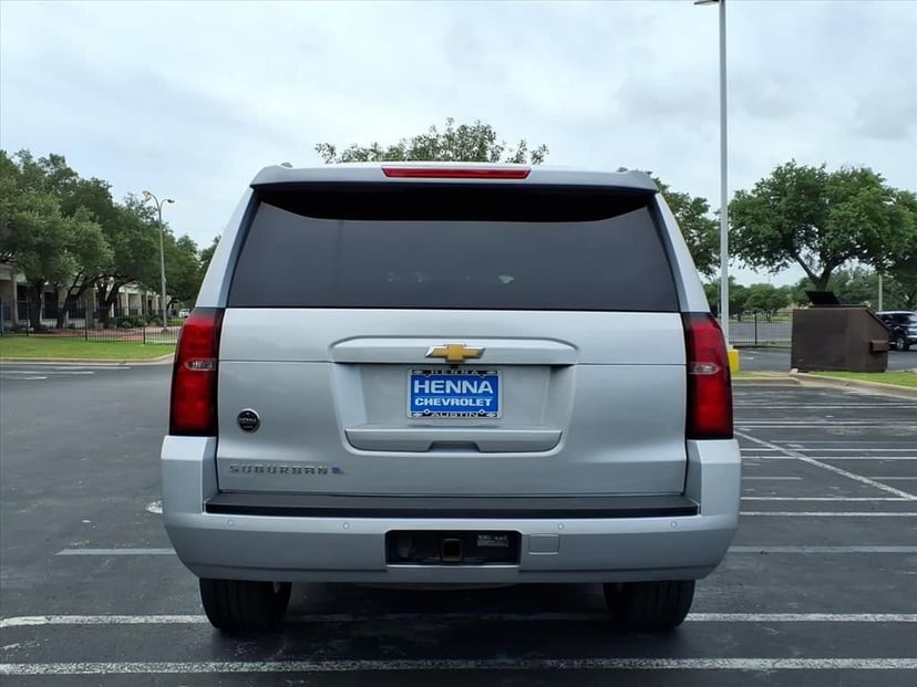 2016 Chevrolet Suburban - Image 6