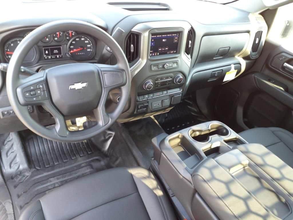 2024 Chevrolet Silverado 3500 HD Chassis Cab - Image 7