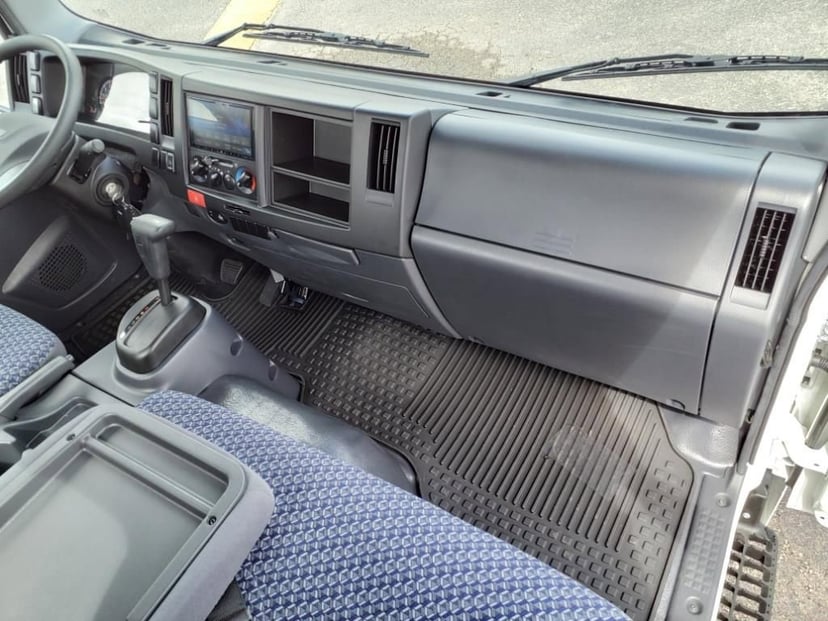 2025 Chevrolet Low Cab Forward 4500 HG - Image 9