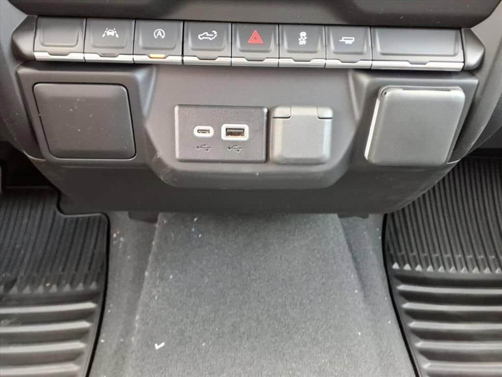 2026 Chevrolet Silverado 1500 - Image 19