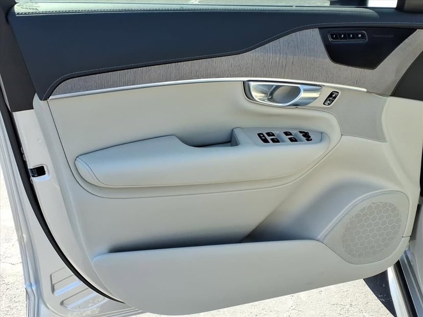 2022 Volvo XC90 - Image 13