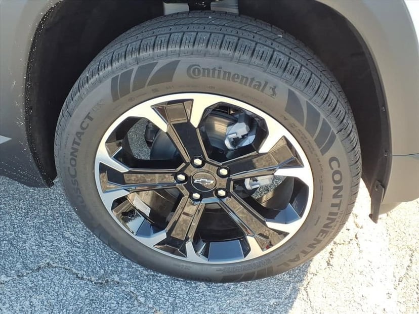 2026 Chevrolet Equinox - Image 11