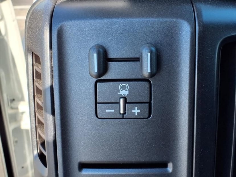 2023 Chevrolet Silverado 5500 HD - Image 7