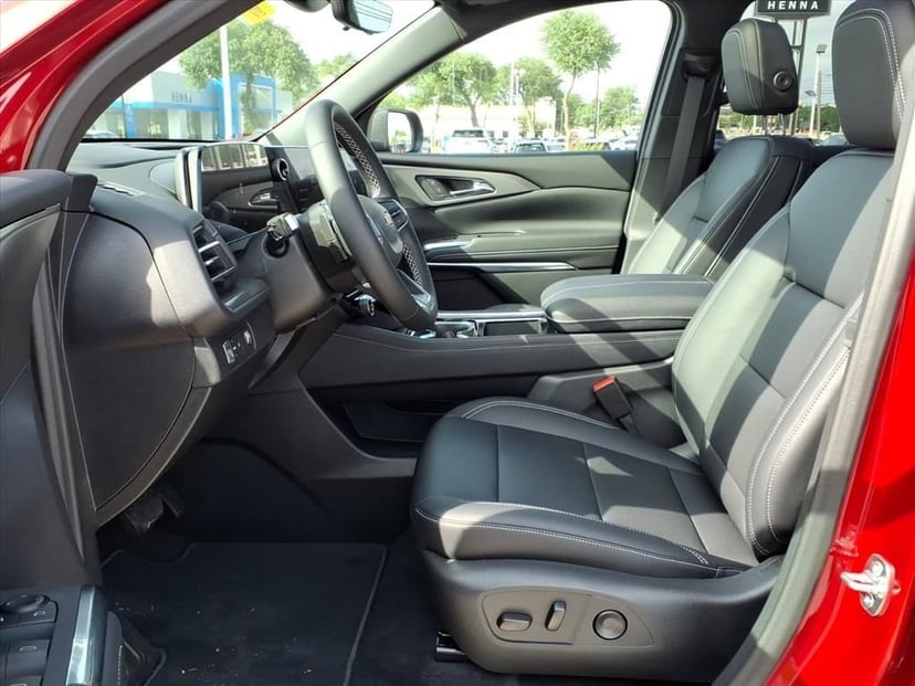 2026 Chevrolet Traverse - Image 16