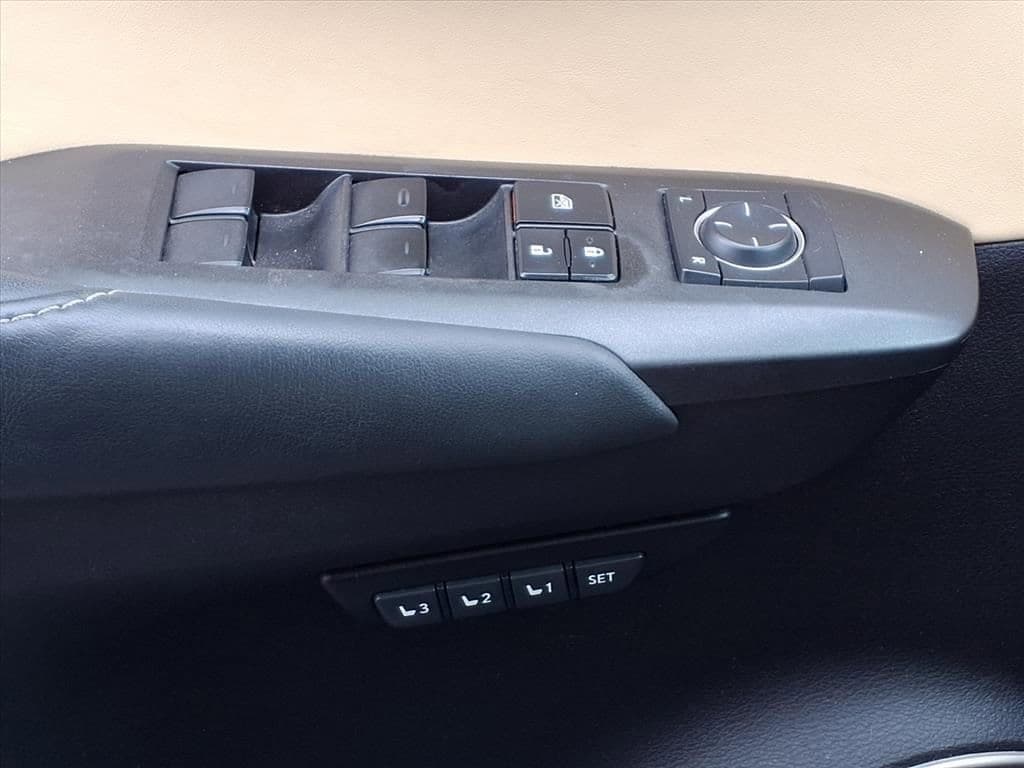 2015 LEXUS NX 200t - Image 19