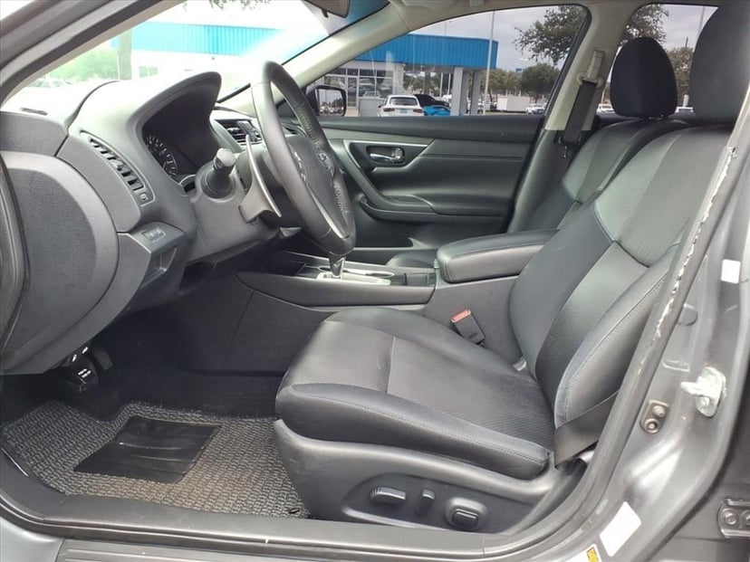 2017 Nissan Altima - Image 13