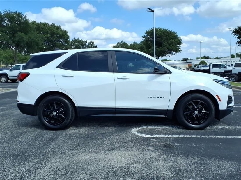 2022 Chevrolet Equinox - Image 4