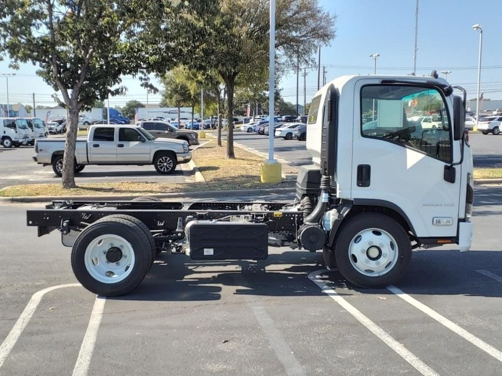 2025 Chevrolet Low Cab Forward 5500 XD - Image 3