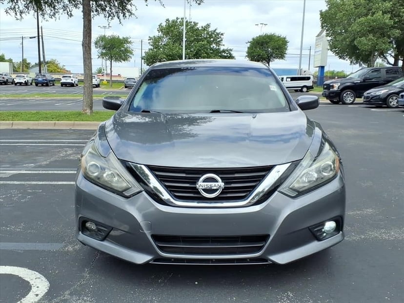 2017 Nissan Altima - Image 10