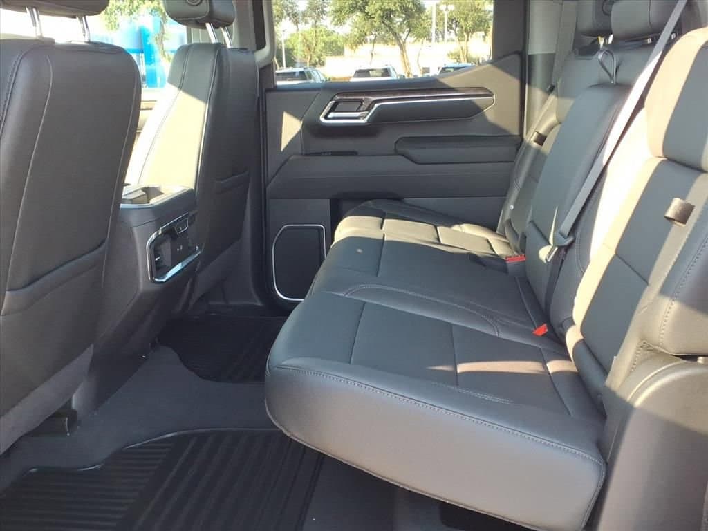 2026 Chevrolet Silverado 1500 - Image 12