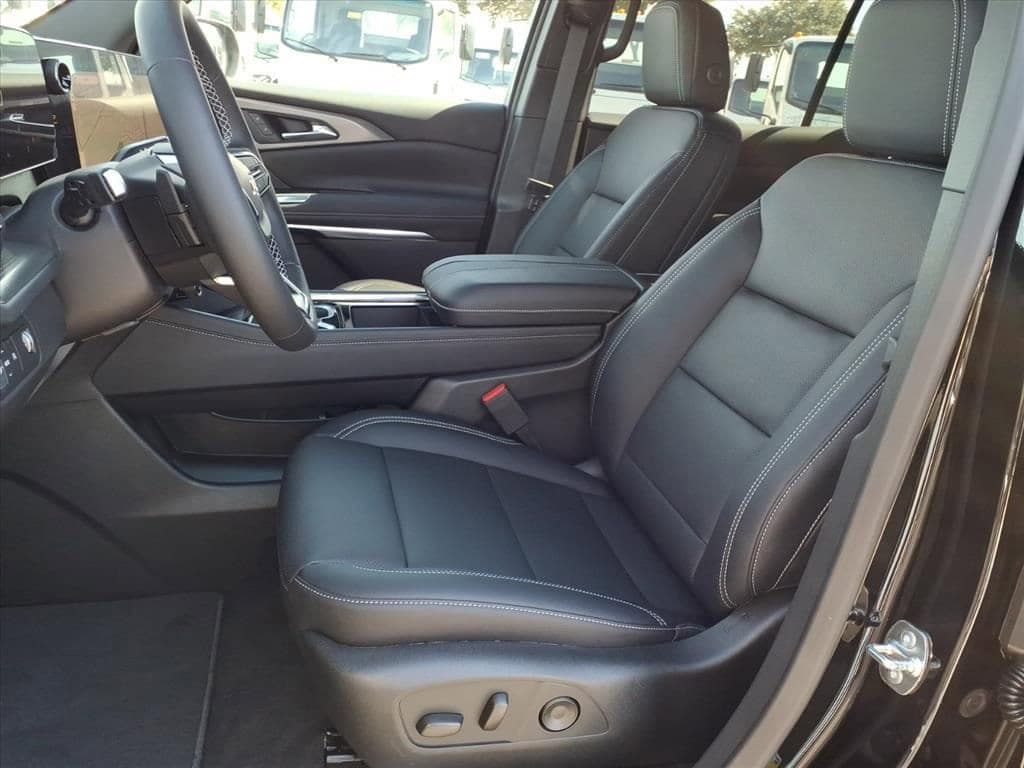 2026 Chevrolet Traverse - Image 11