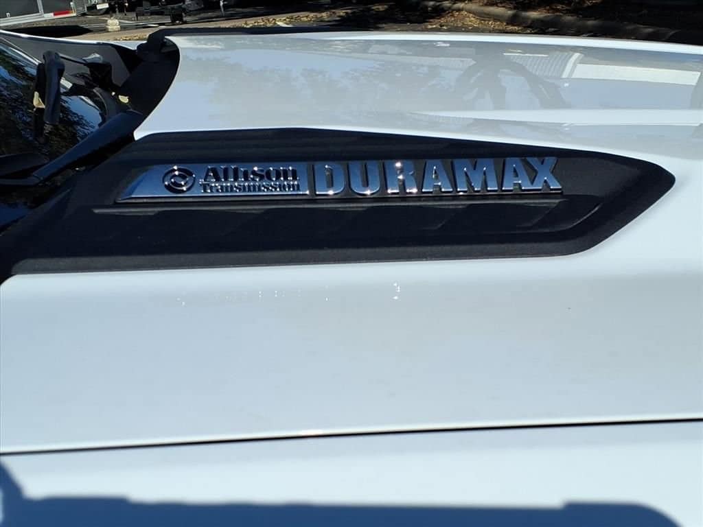 2026 Chevrolet Silverado 3500 HD Chassis Cab - Image 8