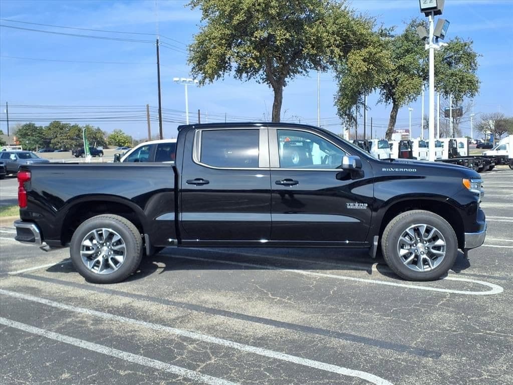 2026 Chevrolet Silverado 1500 - Image 3