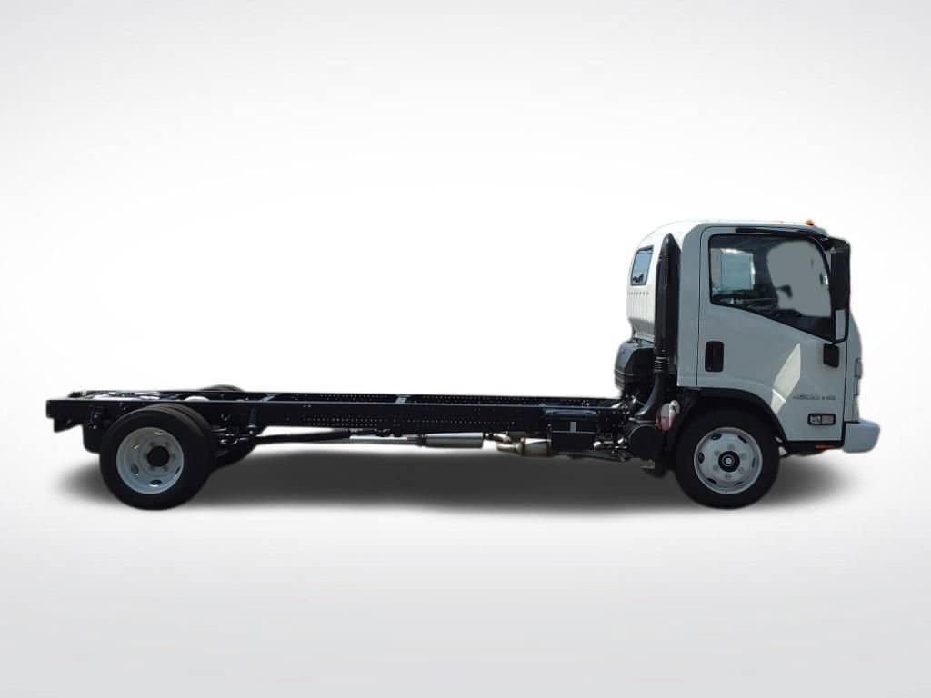 2024 Chevrolet Low Cab Forward 4500 HG - Image 3