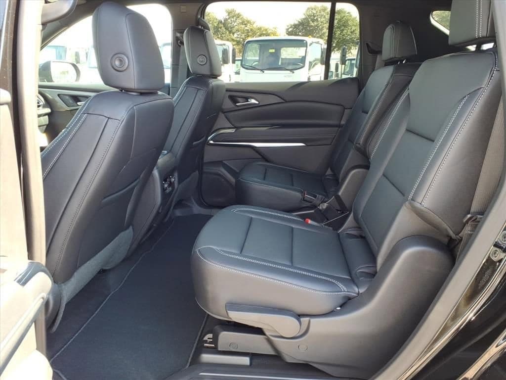 2026 Chevrolet Traverse - Image 12