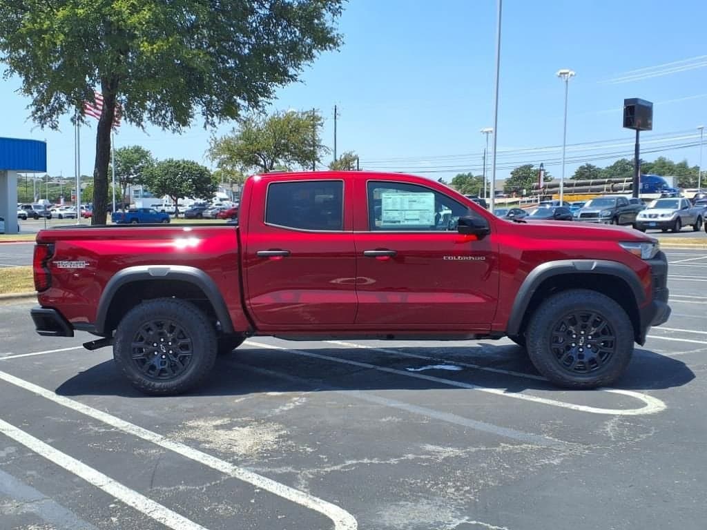 2026 Chevrolet Colorado - Image 3