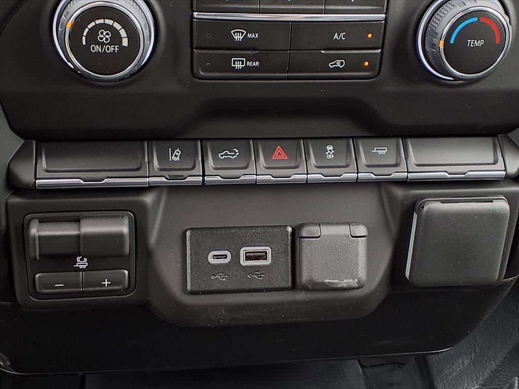 2026 Chevrolet Silverado 2500 HD - Image 15