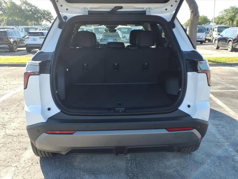 2026 Chevrolet Equinox - Image 12