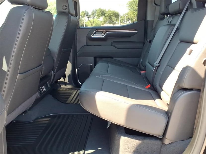 2026 Chevrolet Silverado 1500 - Image 17