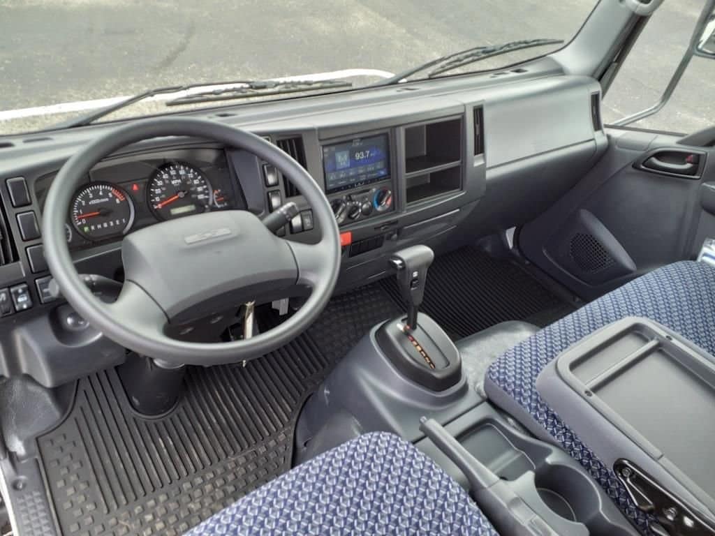 2025 Chevrolet Low Cab Forward 5500 XG - Image 8