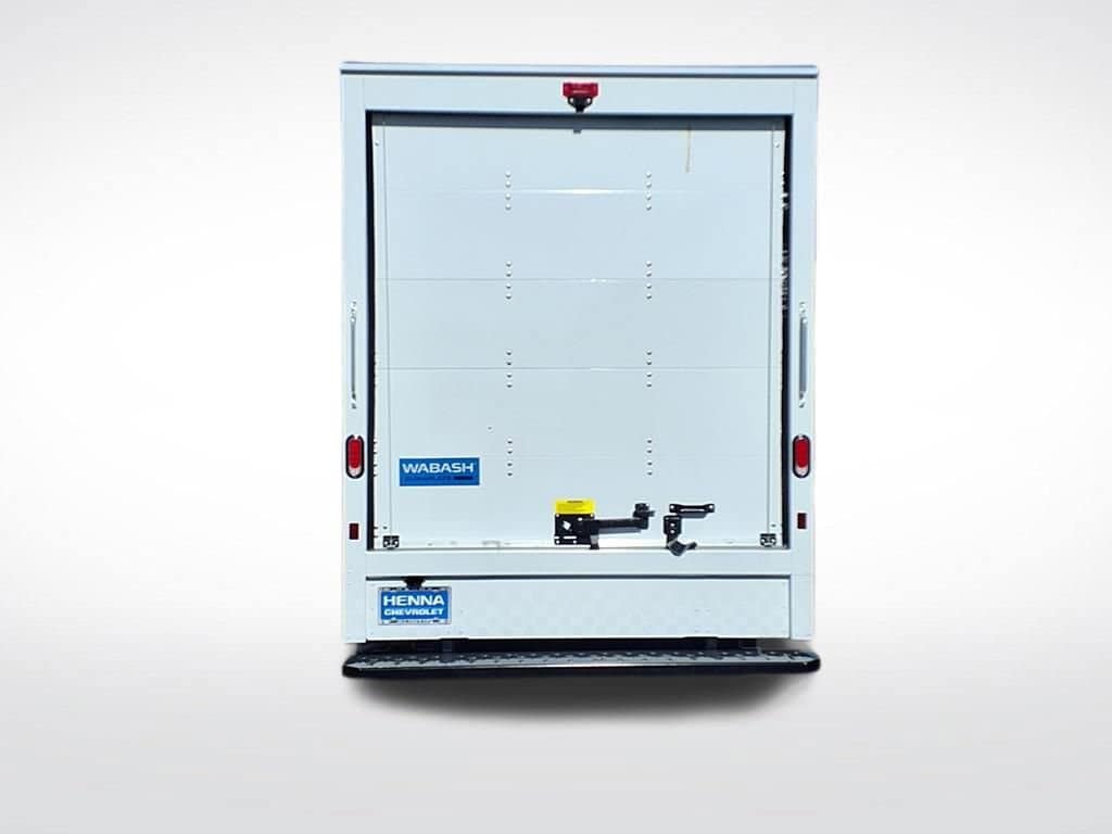 2025 Chevrolet Express Cutaway 3500 - Image 4