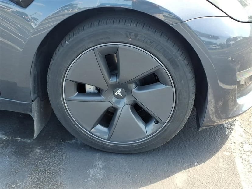 2023 Tesla Model 3 - Image 13
