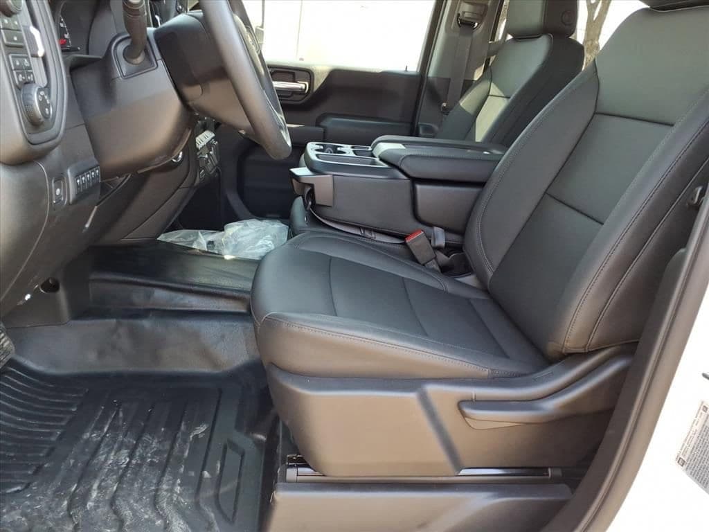 2026 Chevrolet Silverado 3500 HD Chassis Cab - Image 21