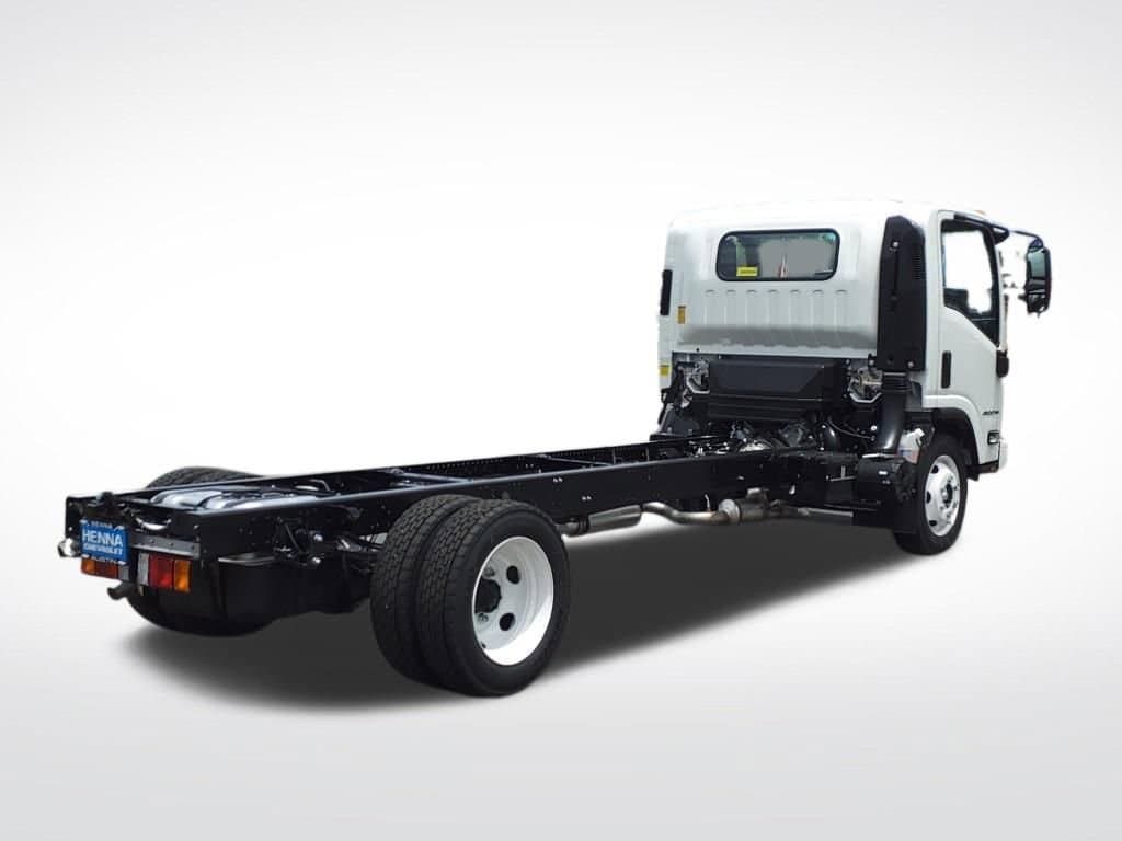 2025 Chevrolet Low Cab Forward 4500 HG - Image 4