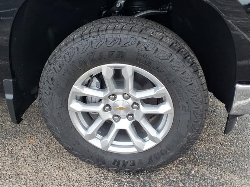 2026 Chevrolet Silverado 1500 - Image 10