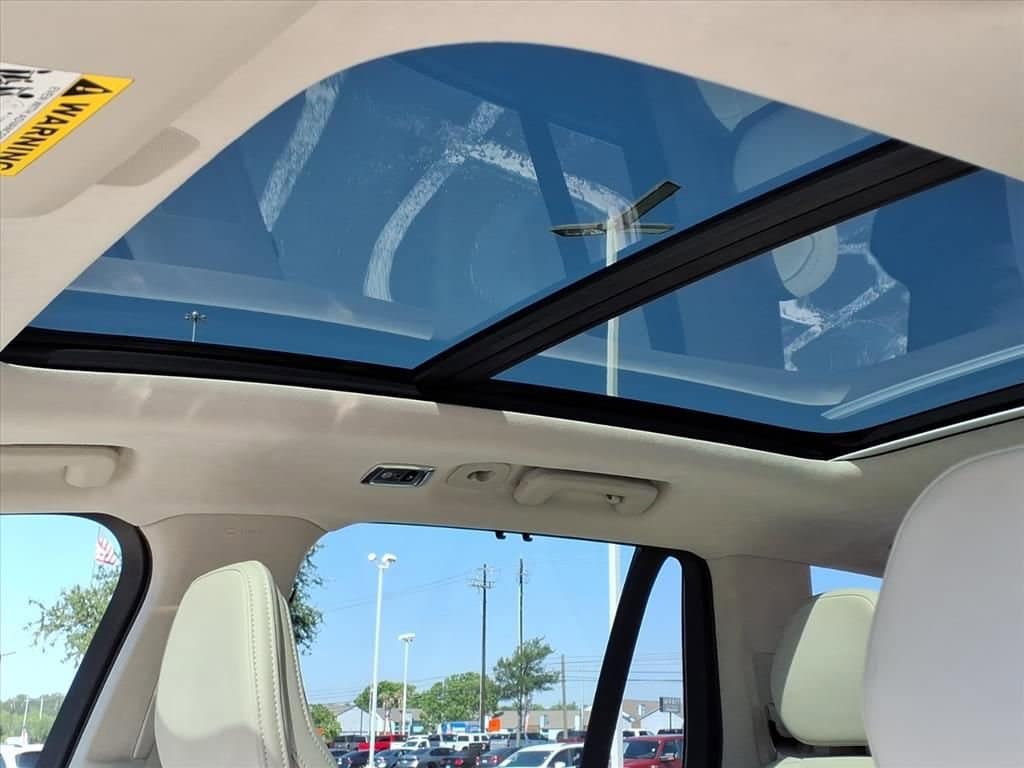 2022 Volvo XC90 - Image 14