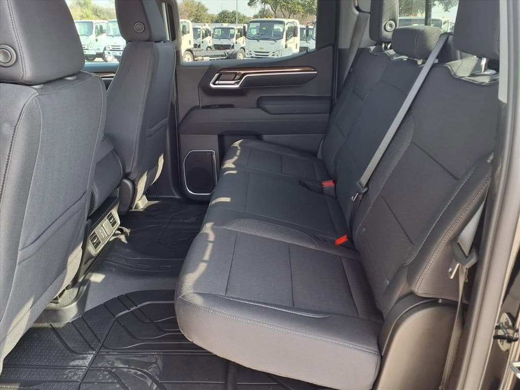 2026 Chevrolet Silverado 1500 - Image 7