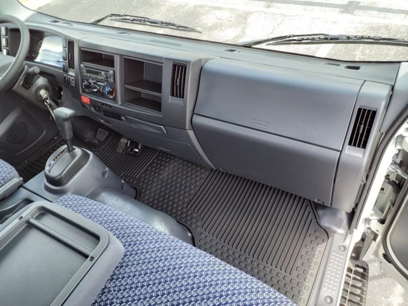 2025 Chevrolet Low Cab Forward 4500 HG - Image 9