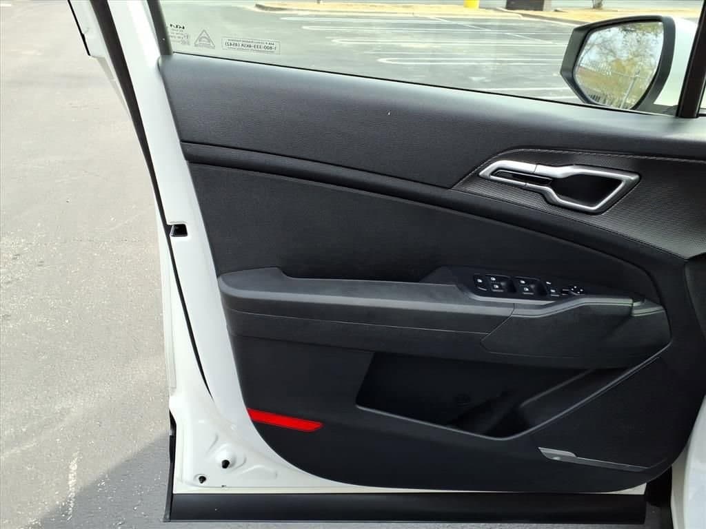 2024 Kia Sportage - Image 13