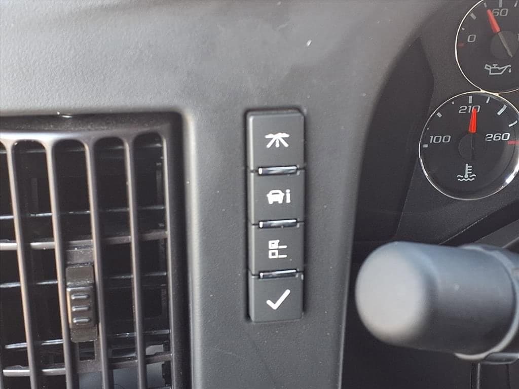 2025 Chevrolet Express Cutaway 3500 - Image 8