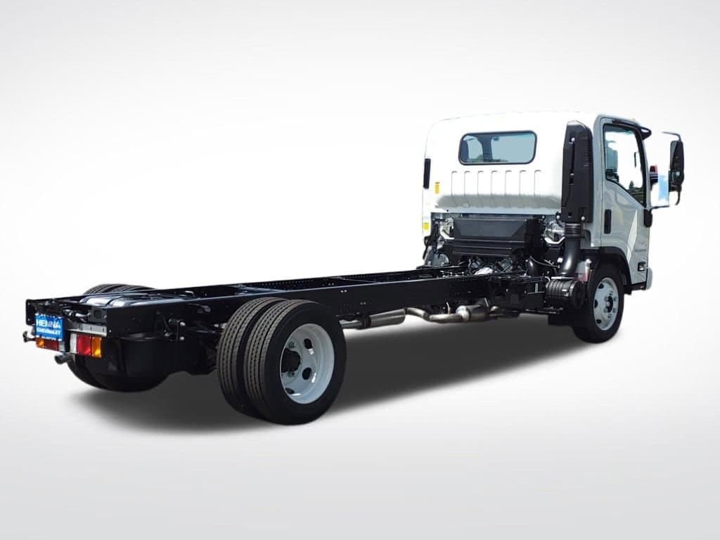 2024 Chevrolet Low Cab Forward 4500 HG - Image 4