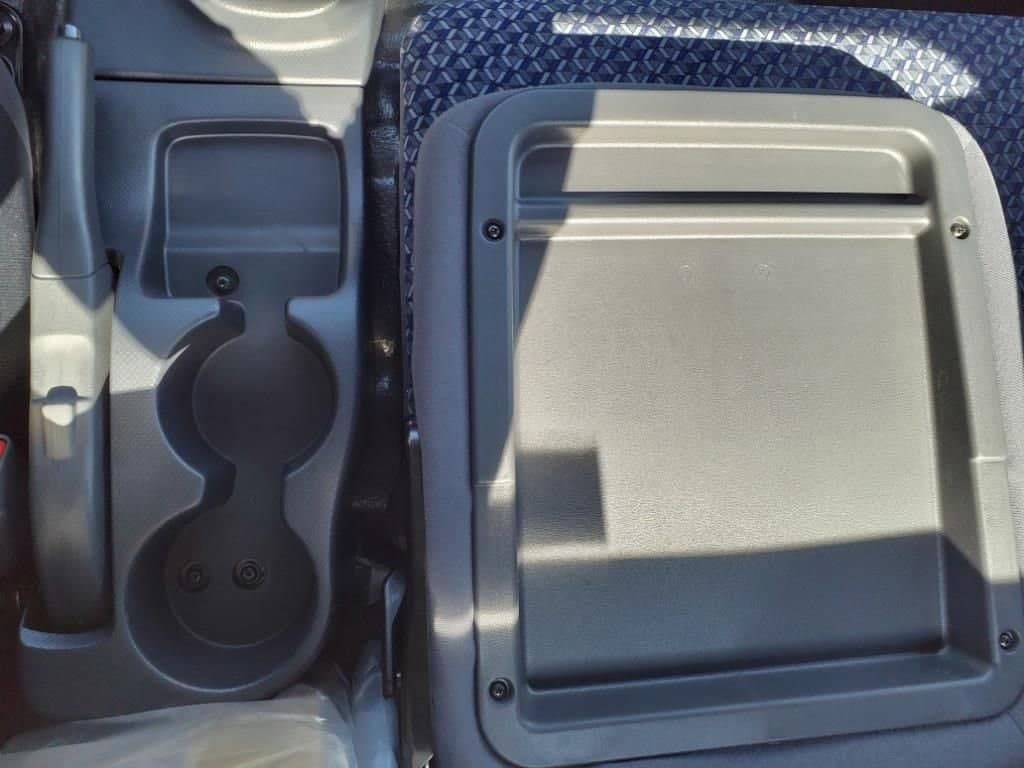 2025 Chevrolet Low Cab Forward 4500 HG - Image 17