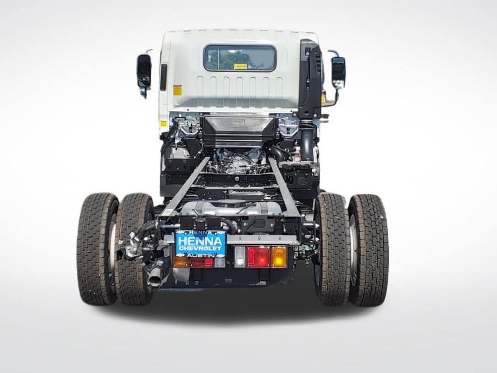 2025 Chevrolet Low Cab Forward 4500 HG - Image 5