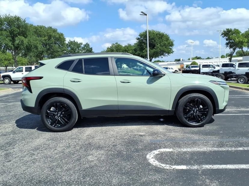2024 Chevrolet Trax - Image 3
