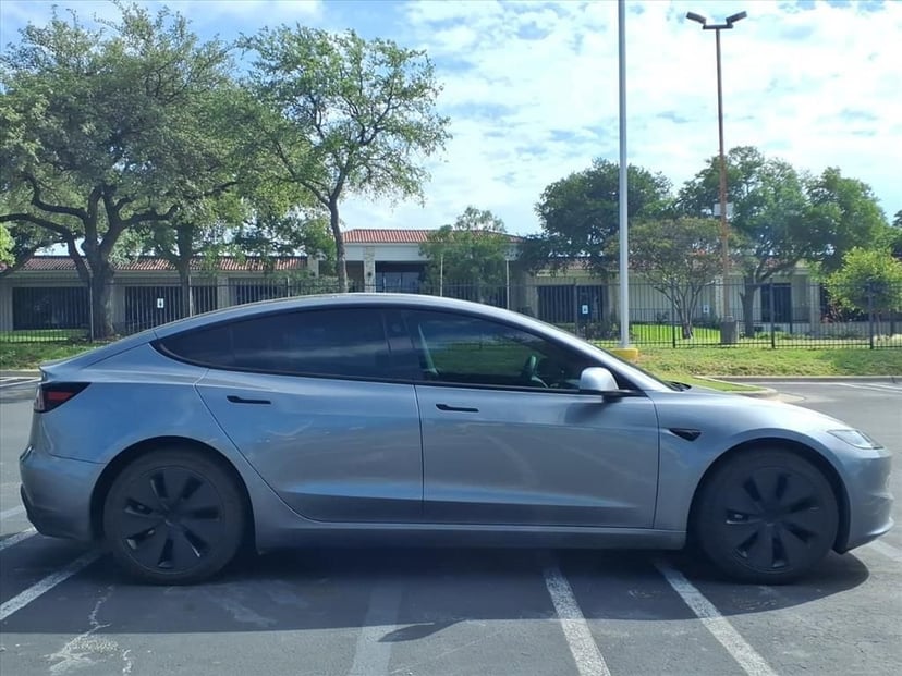 2025 Tesla Model 3 - Image 2