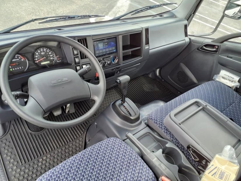 2025 Chevrolet Low Cab Forward 4500 HG - Image 8