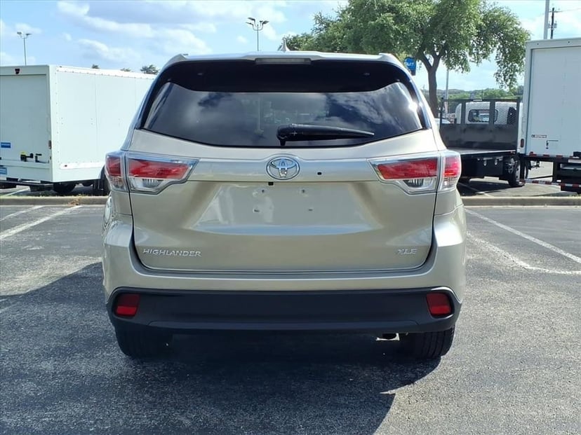 2014 Toyota Highlander - Image 4